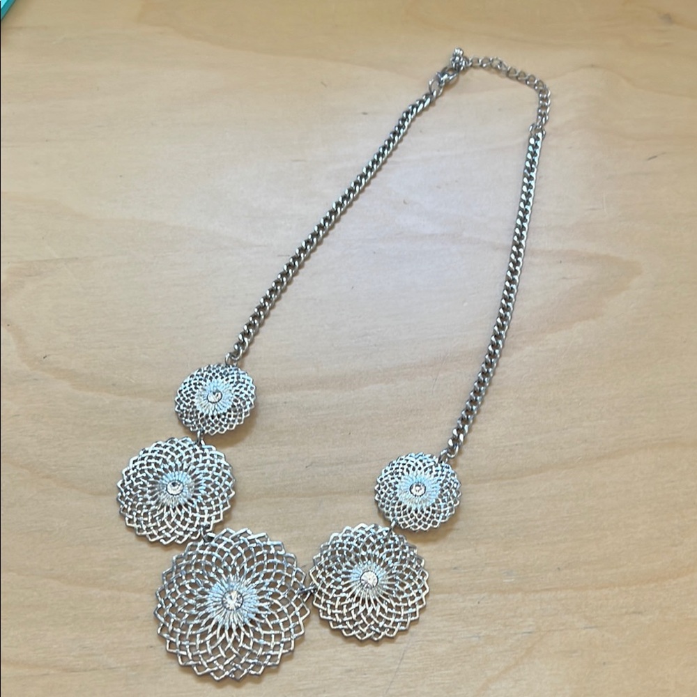 Chic Silver Floral Necklace